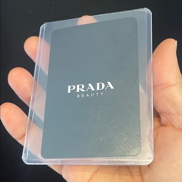 Queen of Hearts Prada Beauty Playing Card in Top loader sleeve - Picture 8 of 8